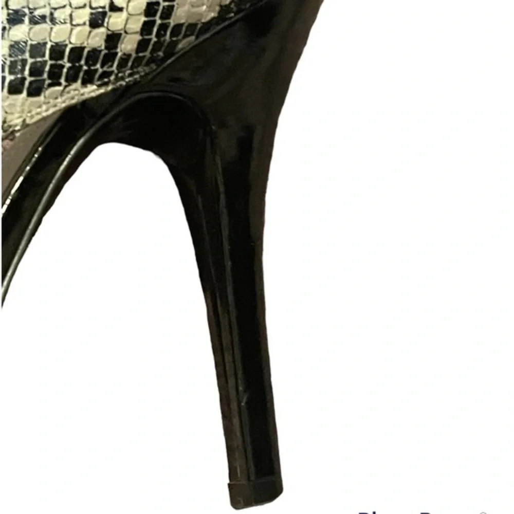 Guess‎ Platform Heels - Black / Snake Skin